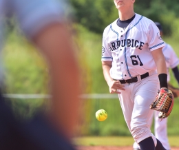 Nadhazovač softballu